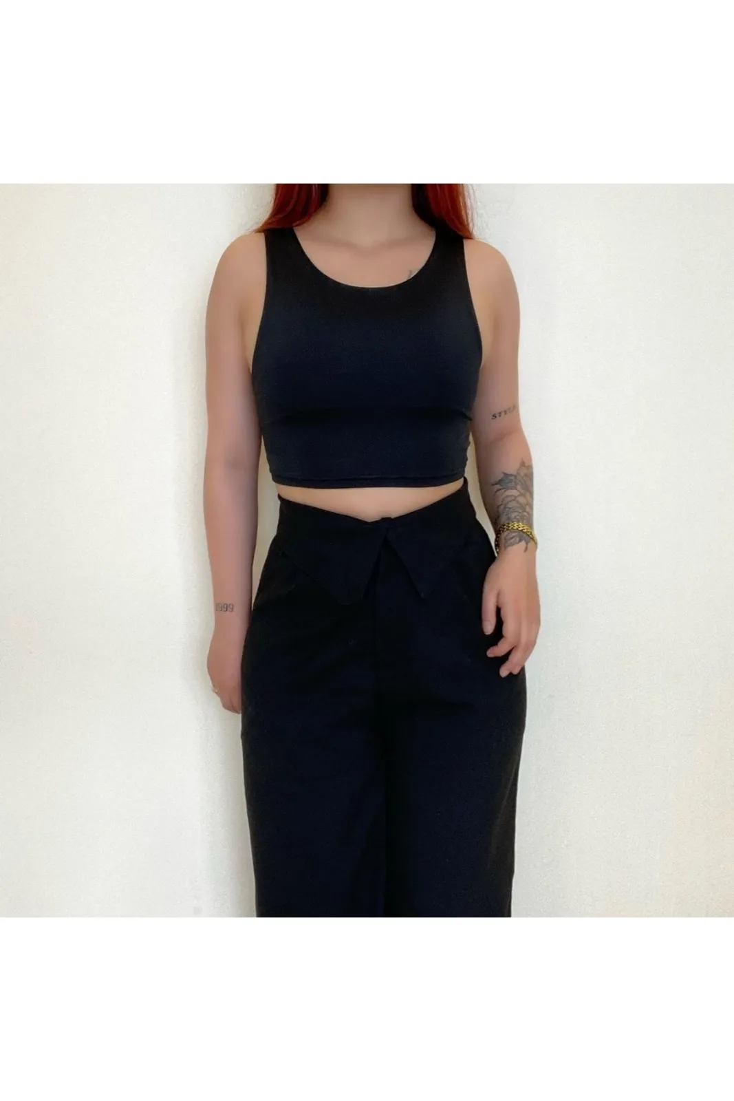 Siyah Kalın Askılı Scuba Kumaş Crop — görsel 2 · KV2025010190