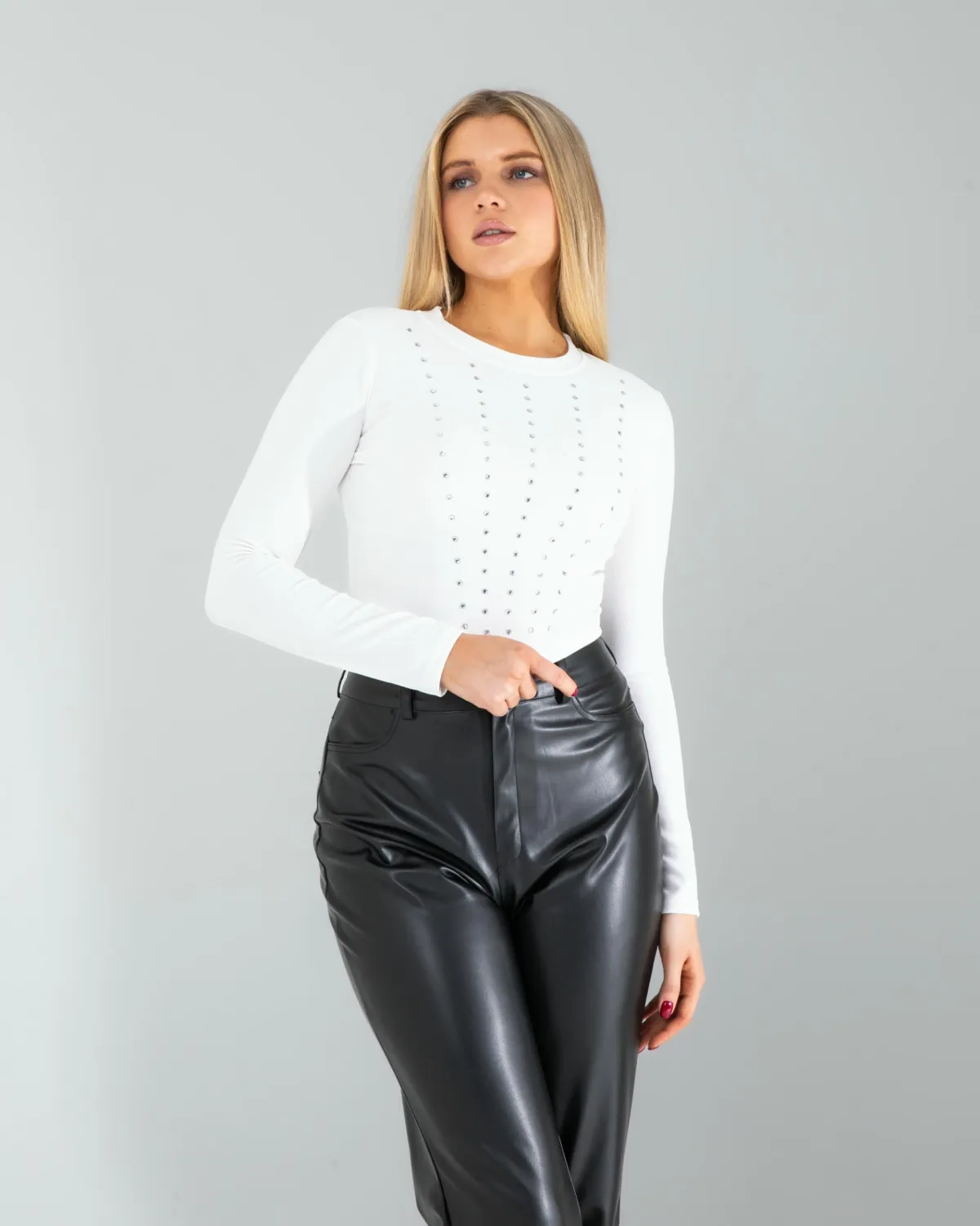Beyaz Taşlı Body — görsel 2 · KV2025010031