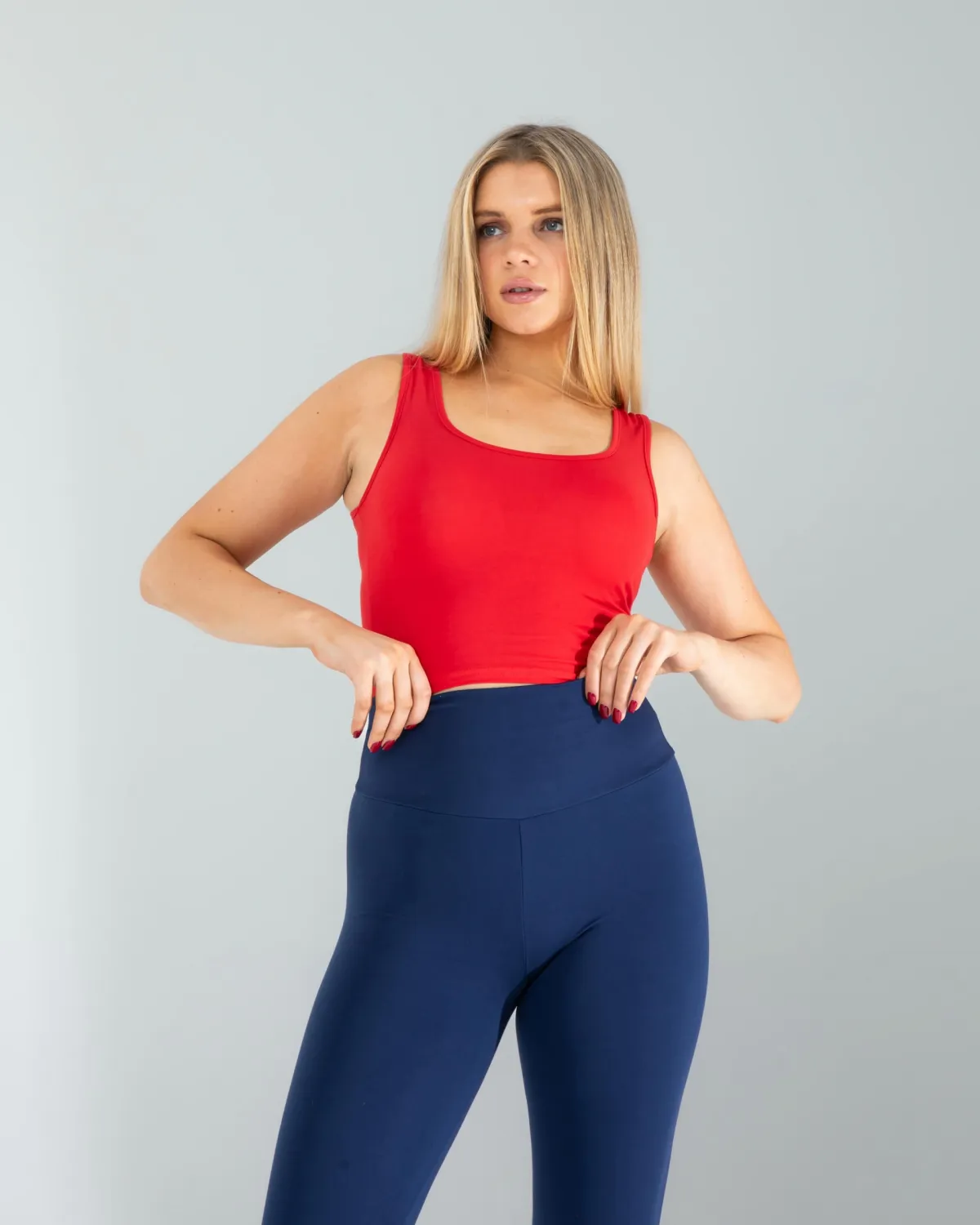 Kırmızı Kare Yaka Basic Bluz — görsel 3 · KV2025010103