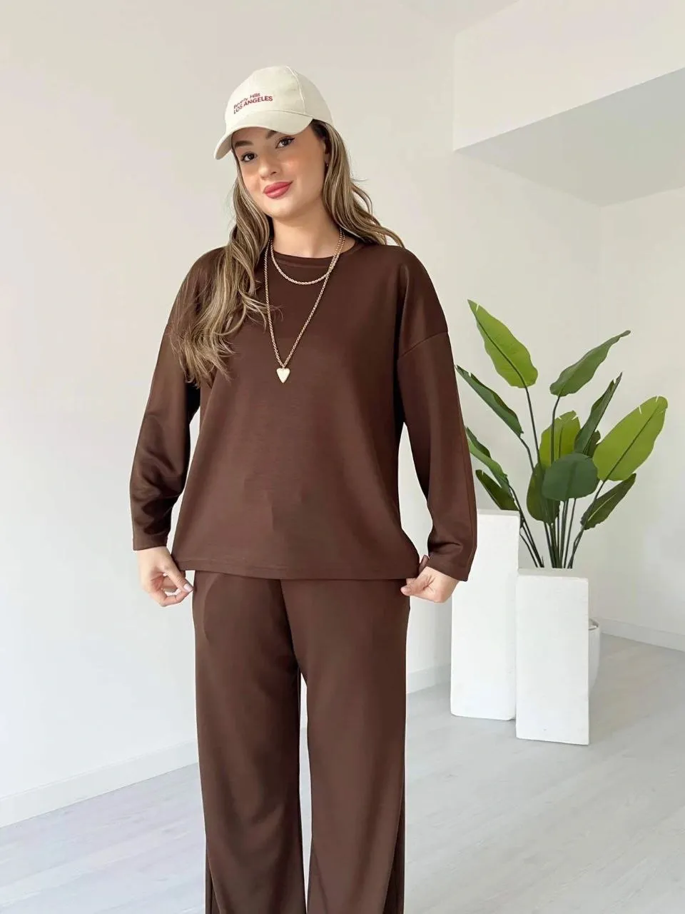 Kollu modal takım kahve — görsel 2 · GJSXCVNEB5