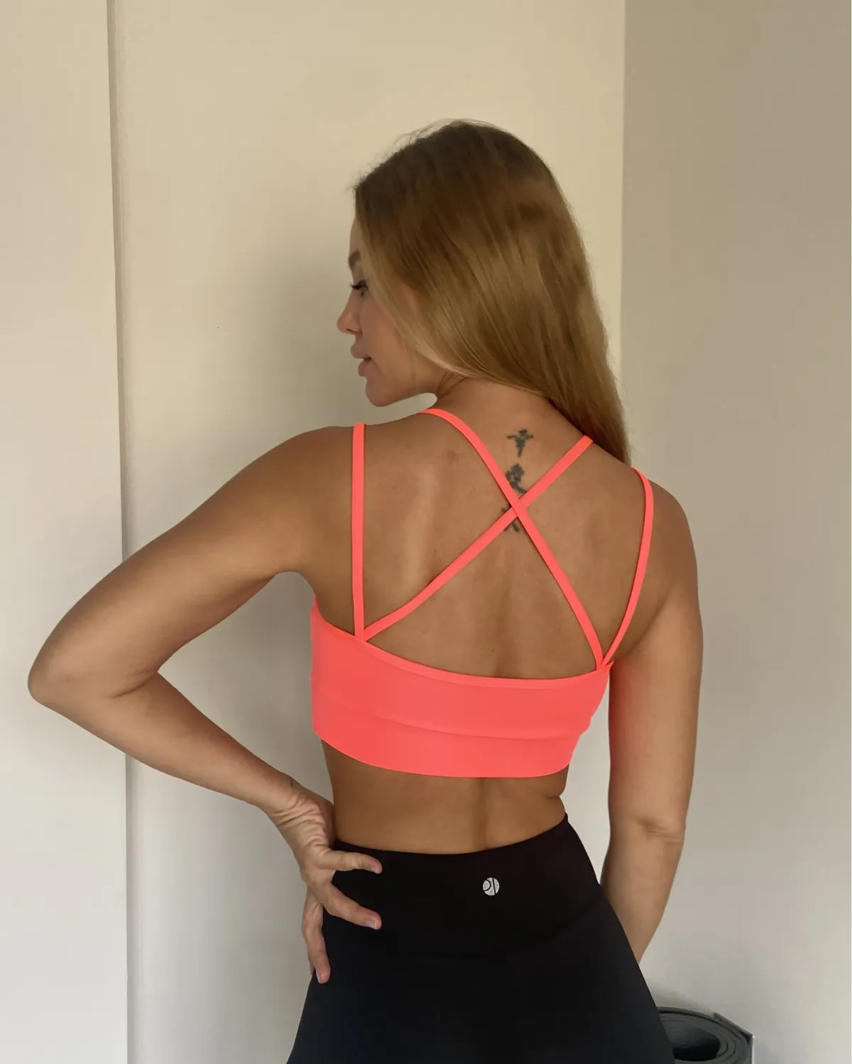 Mercan Kırmızı Çapraz Askılı Pedli Spor Büstiyer — görsel 5 · KV20260125009