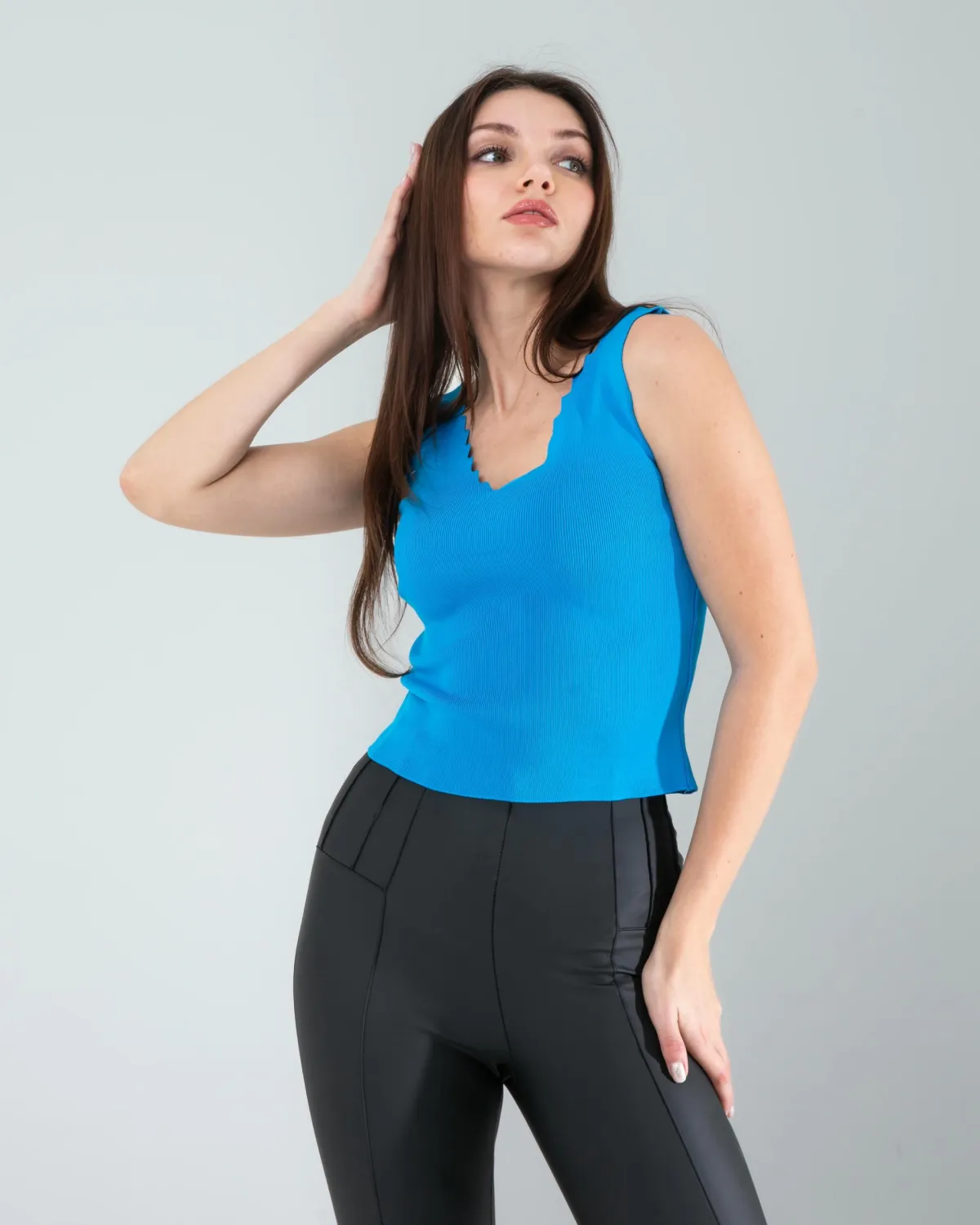 Mavi Merdiven Yaka Kalın Askı Crop Bluz — görsel 3 · KV2025010060