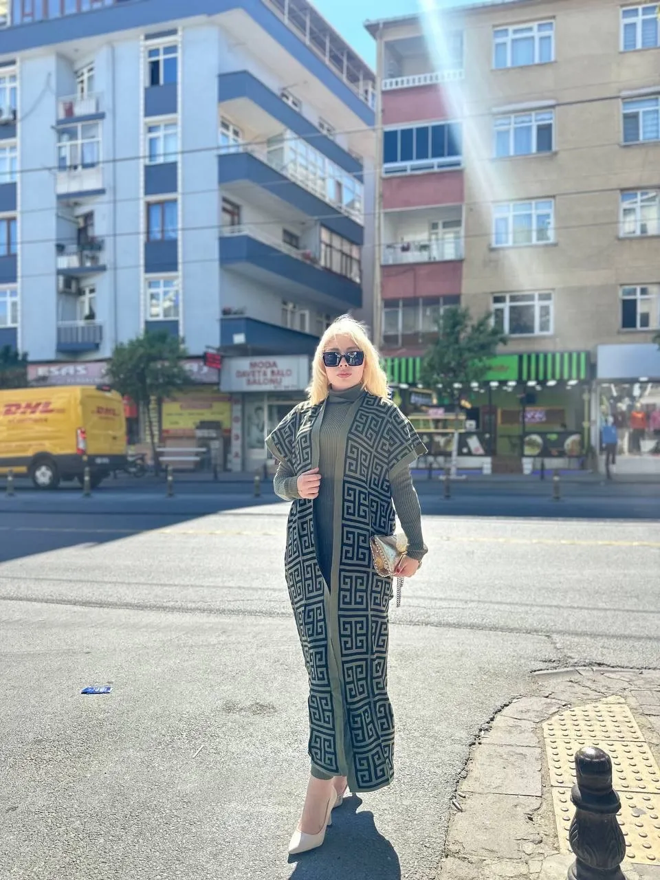 Siyah çizgi desenli elbiseli hırka triko takım haki — görsel 3 · VE86PP0BB0
