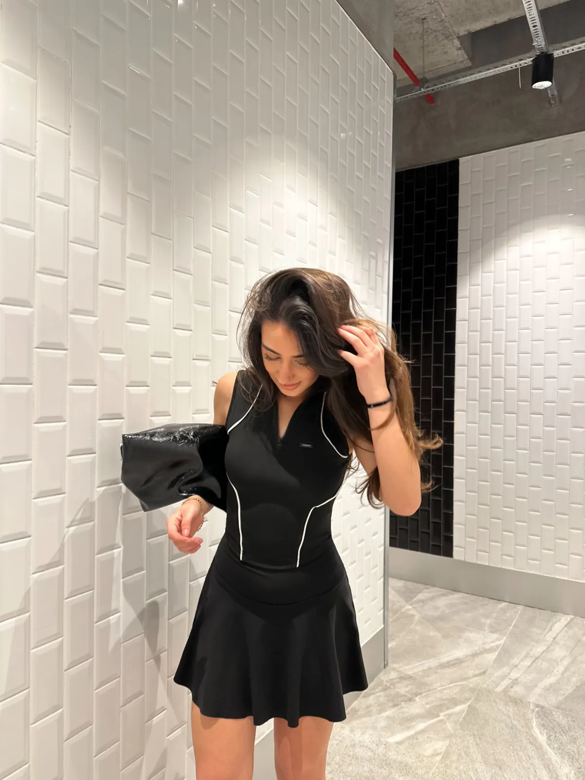 Siyah Fermuarlı Bilyeli Bluz — görsel 3 · KV2025010218