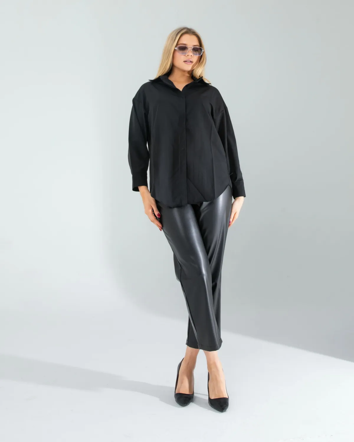 Siyah Regular Fit Gömlek — görsel 4 · KV2025010132