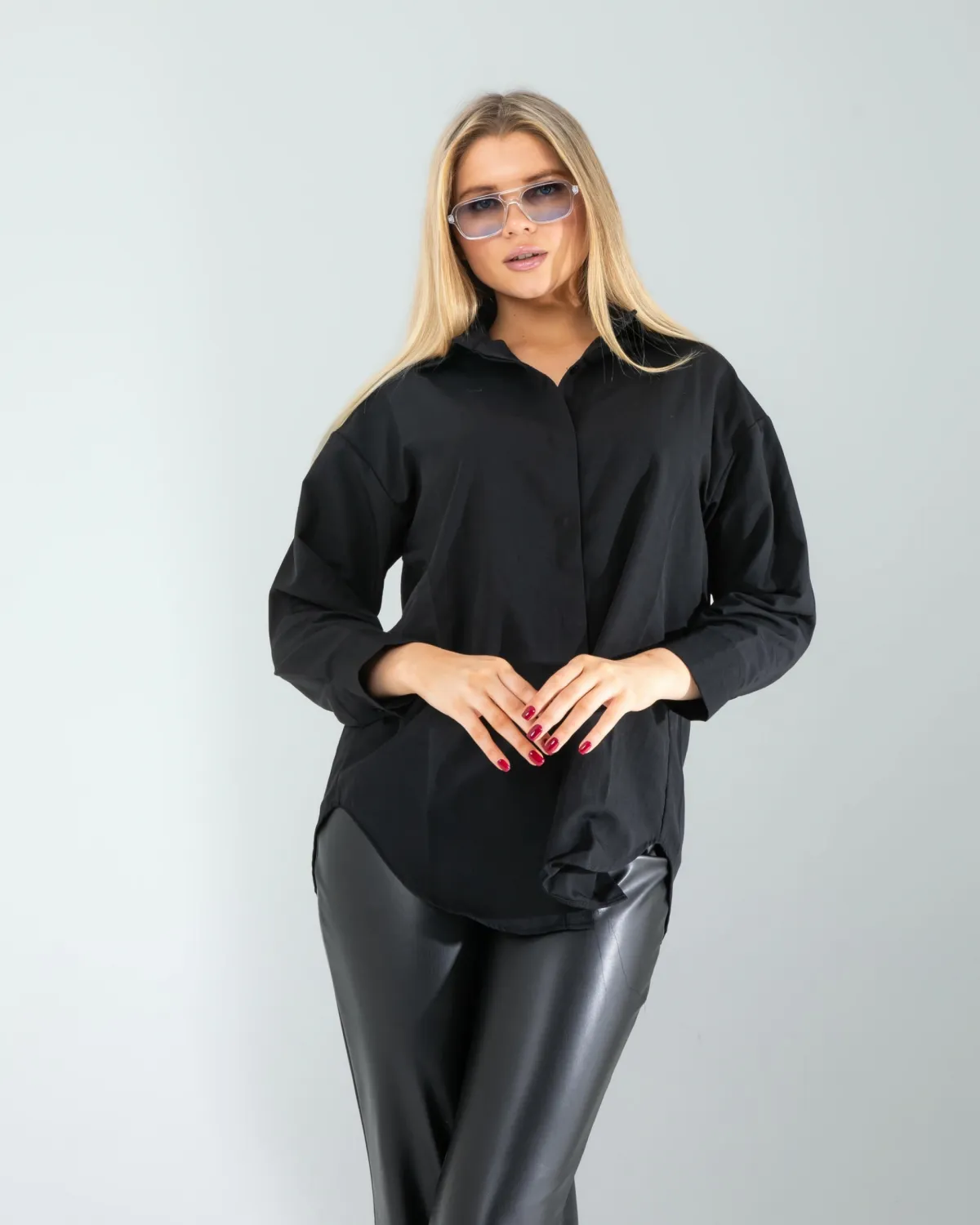 Siyah Regular Fit Gömlek — görsel 2 · KV2025010132