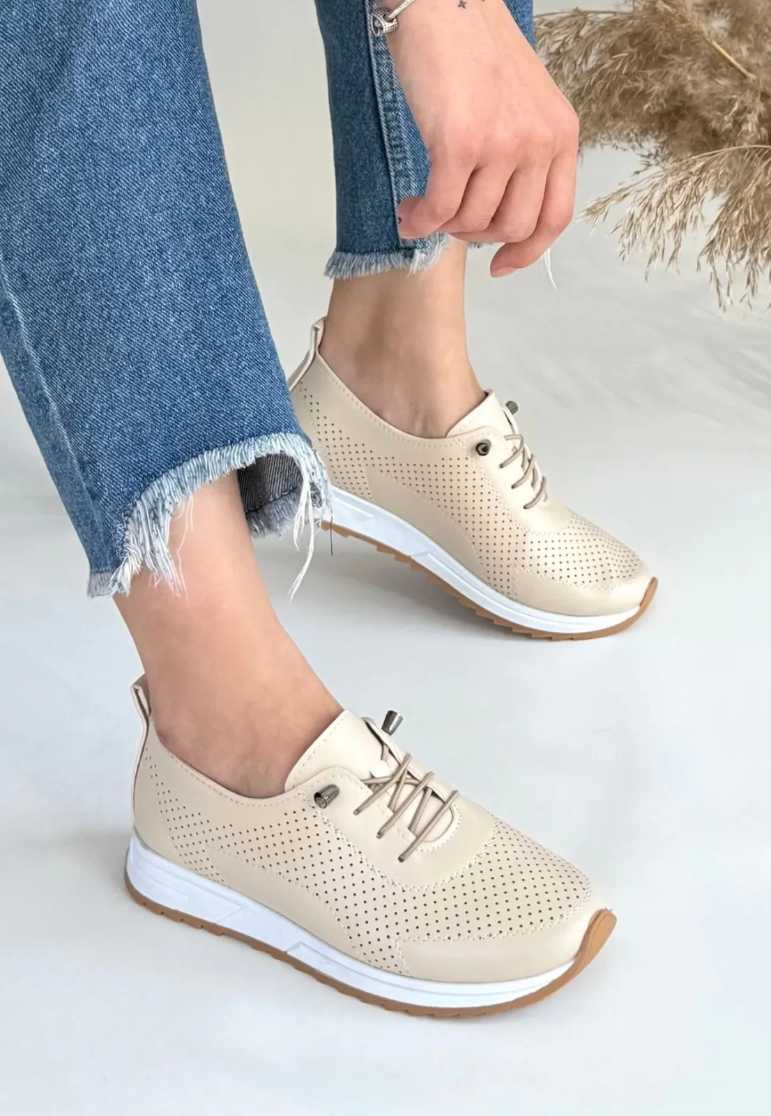 Tone Bej Cilt Bağcıklı Spor Ayakkabı — görsel 2 · 25349